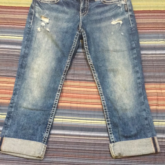 Silver Jeans Suki Embellished Distressed Mid Rise Super Stretch Capri W28 L23 - Picture 5 of 14